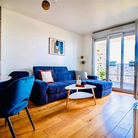 Luxury 2 Rooms Apartment With Balcony Пюто Экстерьер фото