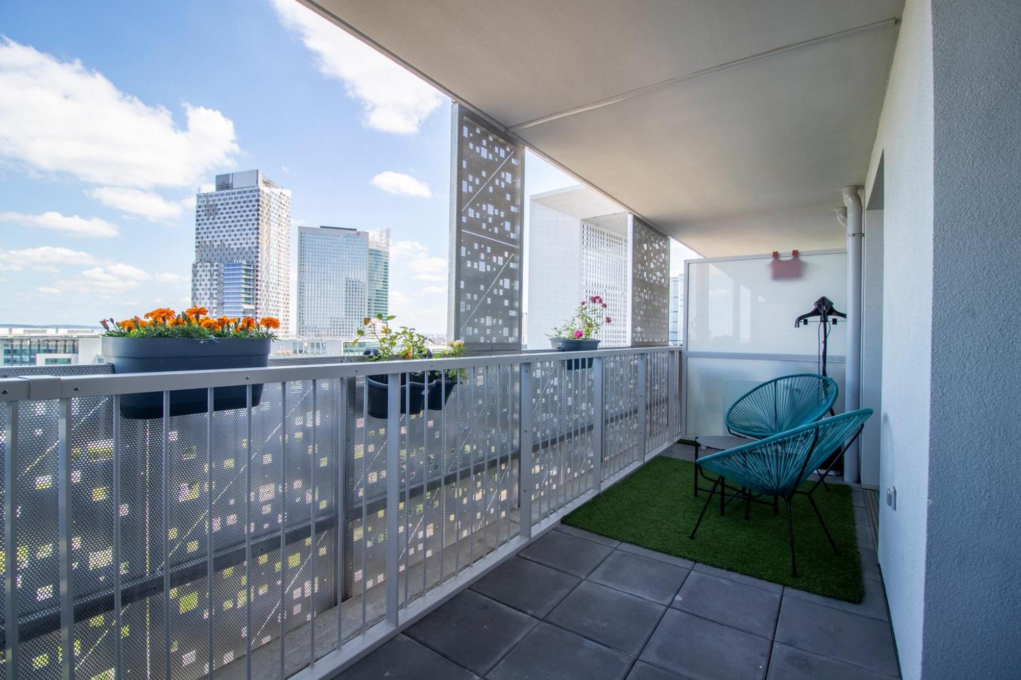 Luxury 2 Rooms Apartment With Balcony Пюто Экстерьер фото