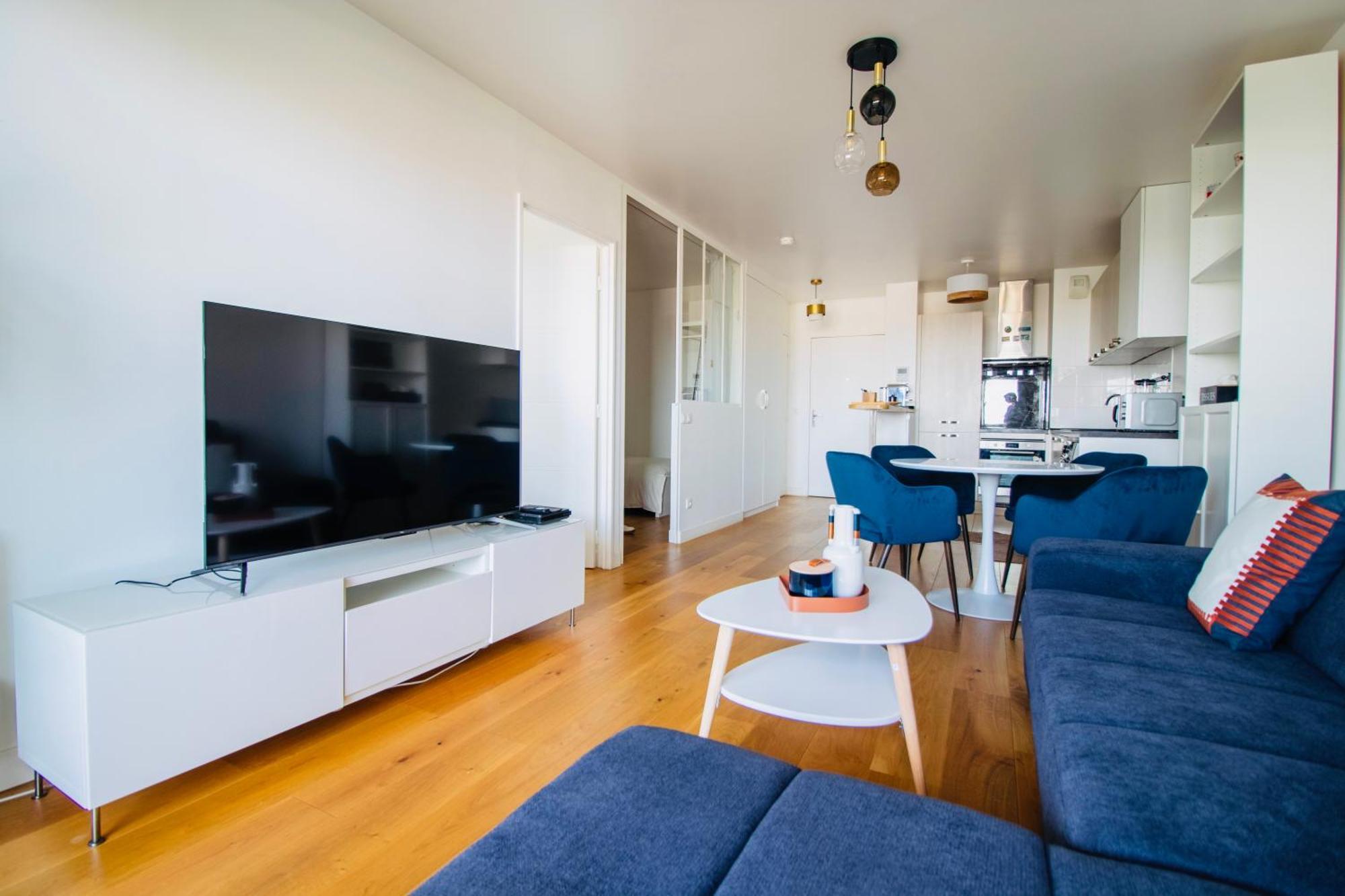 Luxury 2 Rooms Apartment With Balcony Пюто Экстерьер фото