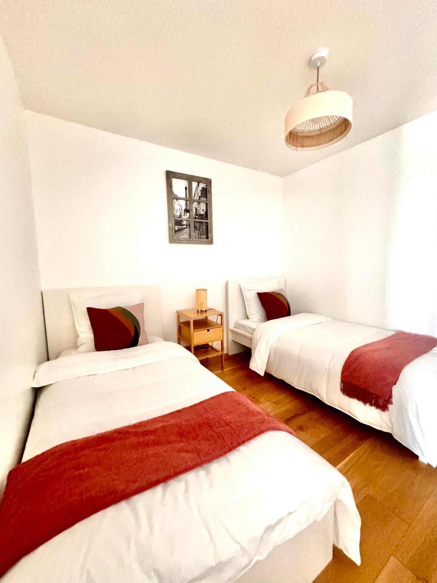 Luxury 2 Rooms Apartment With Balcony Пюто Экстерьер фото